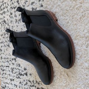 Clarks black Chelsea Bootie